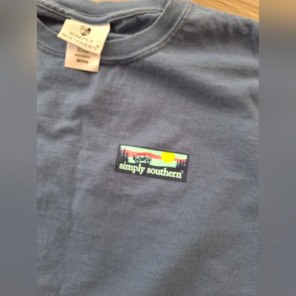 Women's Simply Southern long sleeve t-shirt medium like new - Picture 2 of 6